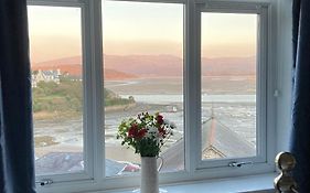 Bryn Gwyn, Sleeps 8, Sea Views, Borth Y Gest